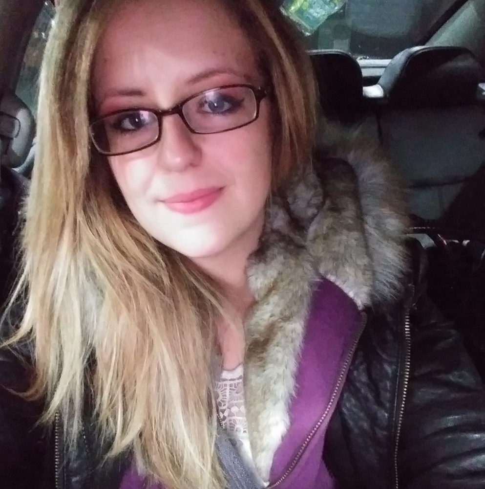 Meet your Posher, Athina